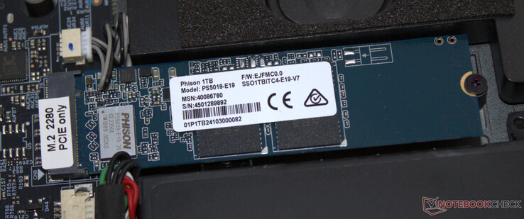 Sistem sürücüsü olarak bir PCIe 4 SSD kullanılır.