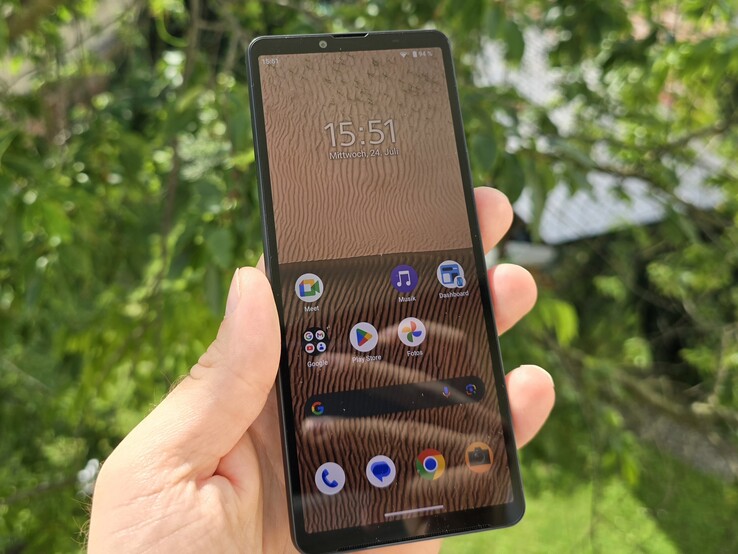 Sony Xperia 10 VI akıllı telefonun test edilmesi