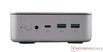 Ön kısım: CMOS'u temizle, güç düğmesi, ses girişi, USB 4, 2x USB 3.2 Gen 2