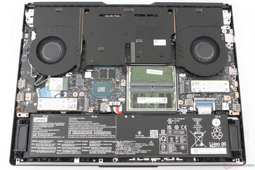 Alt kapak ve alüminyum plaka fan kapağı çıkarıldı