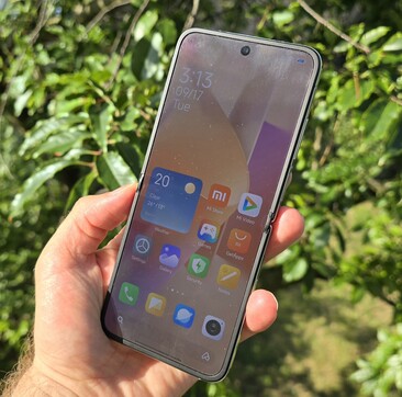 Xiaomi Mix Flip akıllı telefon incelemesi