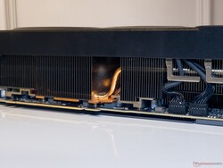 RTX 4080 Super Gaming OC toplam dokuz bakır ısı borusu kullanır