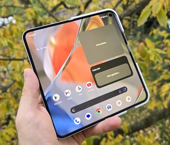 Google Pixel 9 Pro Fold akıllı telefon Notebookcheck incelemesi (görsel kaynağı: Marcus Herbrich)