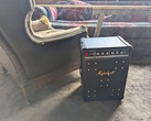 Marshall Bromley 450 eski bir ahırda bir koltukla