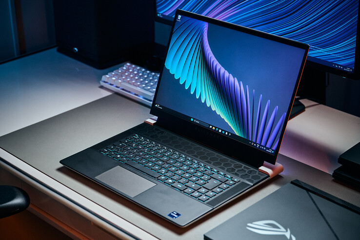 Harika renkler, ancak zar zor kabul edilebilir parlaklık sonuçları, Alienware X16.