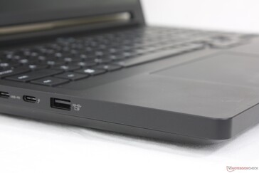 Kasa çoğunlukla pürüzsüz anodize alüminyumdan oluşur