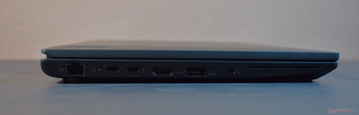 sol: RJ45-Ethernet, 2x Thunderbolt 4, HDMI, USB A 3.2 Gen 1, 3.5mm Ses, Akıllı kart okuyucu