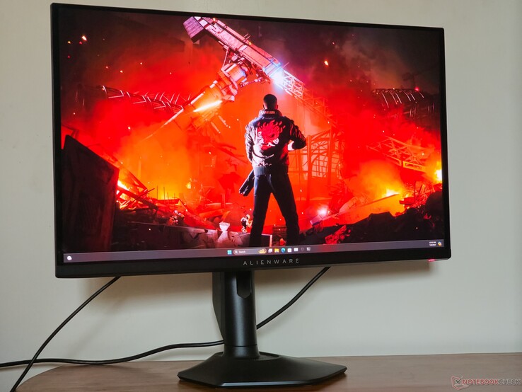 Alienware AW2725DF QHD 360 Hz QD-OLED oyun monitörü incelemede