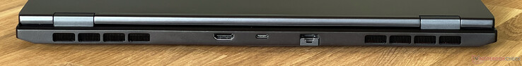 Arka: HDMI 2.0b, Thunderbolt 4 (40 Gbit/s, DisplayPort 2.1, Power Delivery) ile USB-C 4.0, Gigabit Ethernet