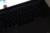 MacBook Pro 14 klavye arka ışığı