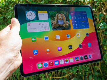 Apple iPad Pro 13'ü dış mekanlarda kullanma