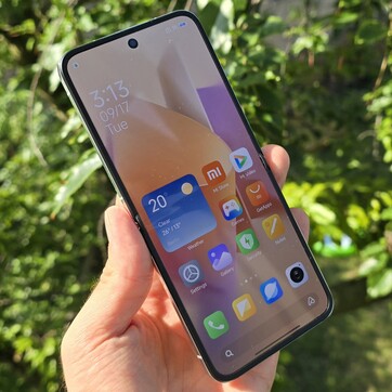 Xiaomi Mix Flip akıllı telefon incelemesi