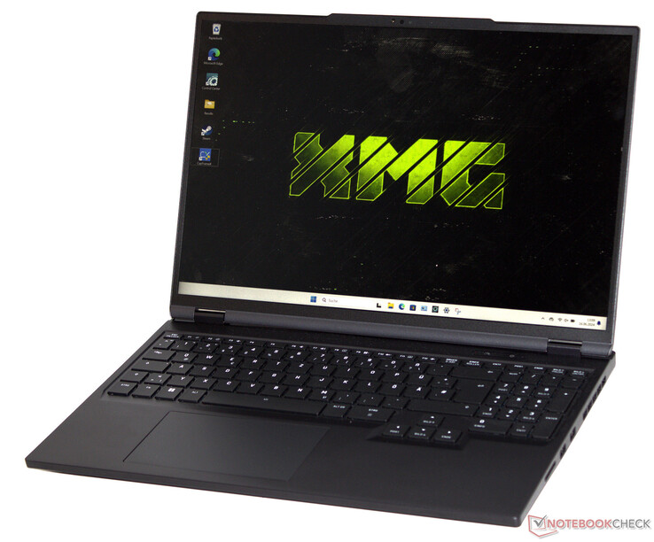 XMG Neo 16 (Erken 24)