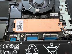 Ek kapaklı değiştirilebilir M.2 2280 SSD