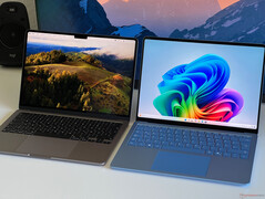 MacBook Air 13 M3 (solda) vs. Surface Laptop 13 (sağda)