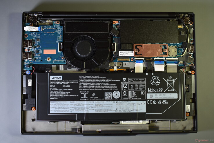 Lenovo ThinkPad T14s G6 Qualcomm: İç Özellikler