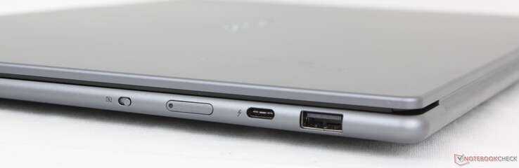 Sağ tarafta: Kamera anahtarı, Güç düğmesi, USB-C 4.0 Thunderbolt 4 w/ Power Delivery 3.1 + DisplayPort 2.1, USB-A 3.2 Gen. 1 (5 Gbps)